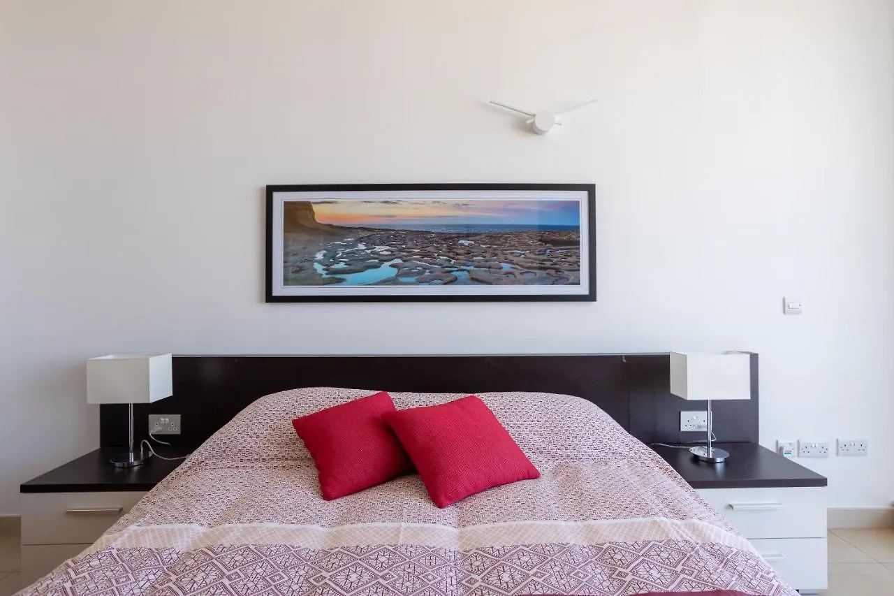 Superb Penthouse - Amazing Views - Large Terraces Apartment Gzira