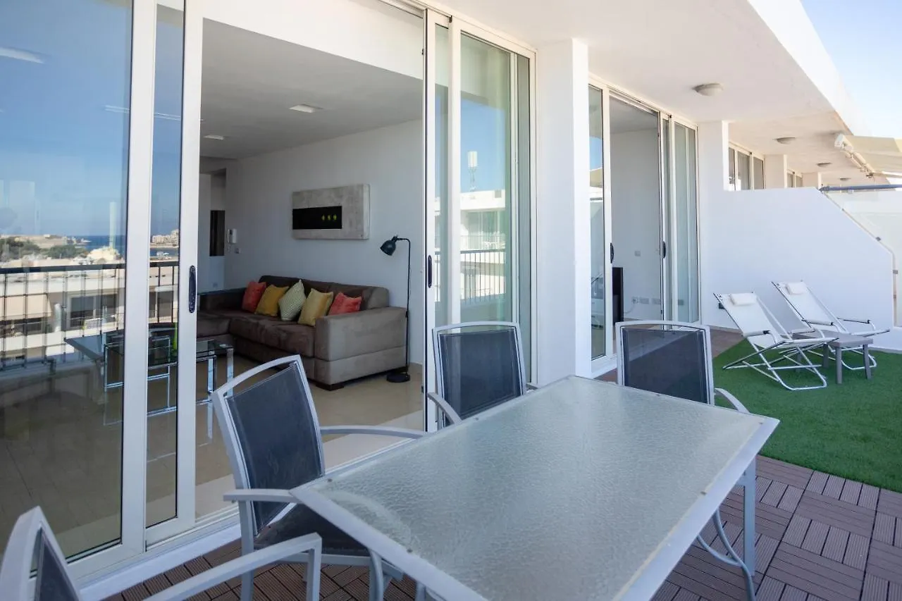 Superb Penthouse - Amazing Views - Large Terraces Apartment Gzira 0*,  Malta