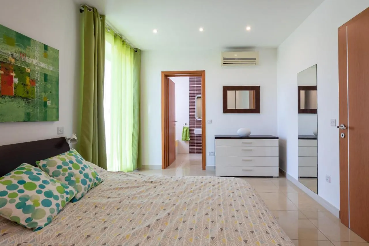 Superb Penthouse - Amazing Views - Large Terraces Apartment Gzira
