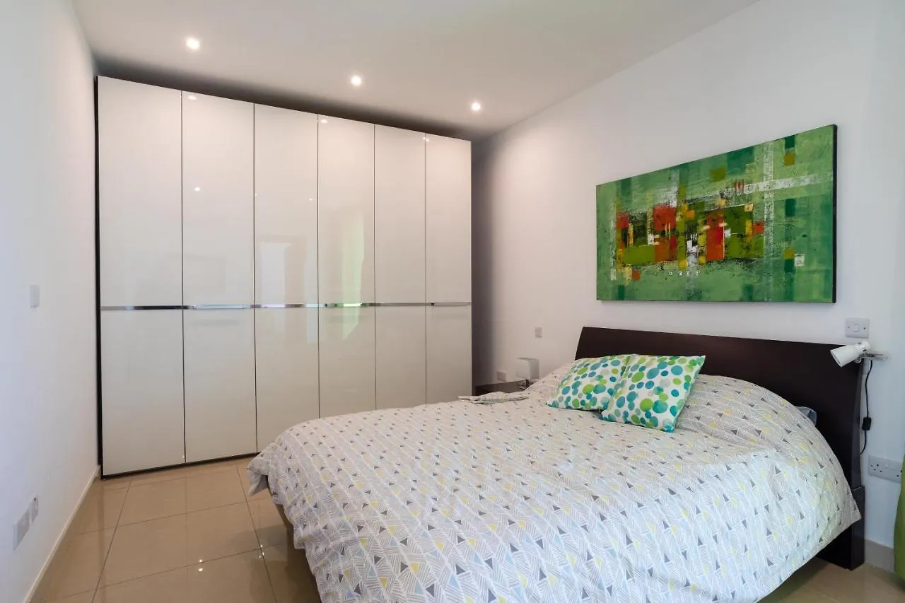 Superb Penthouse - Amazing Views - Large Terraces Apartment Gzira