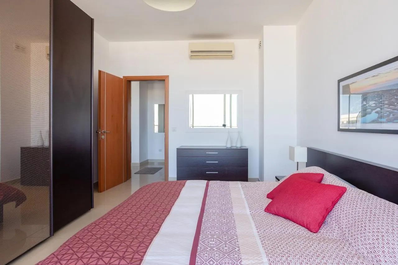 Superb Penthouse - Amazing Views - Large Terraces Apartment Gzira