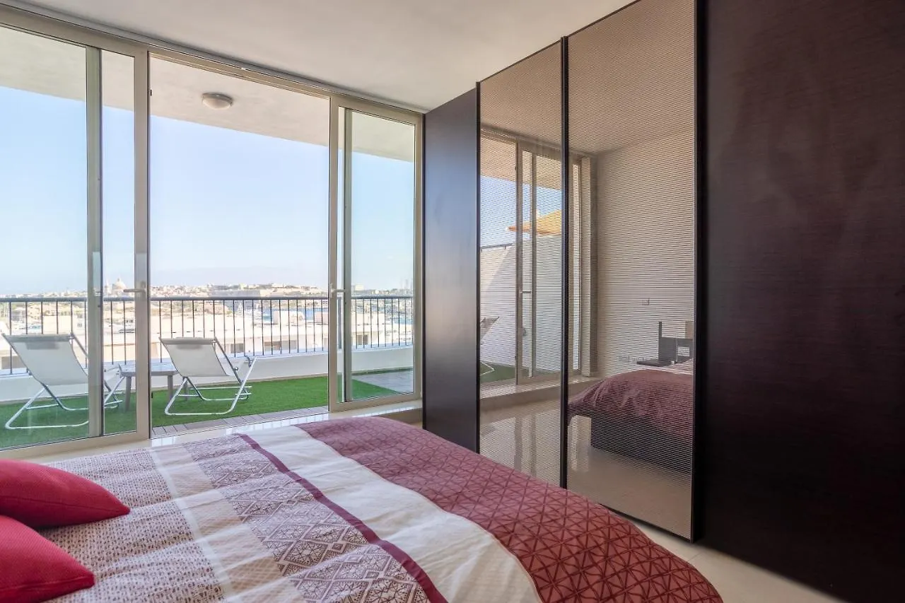 Superb Penthouse - Amazing Views - Large Terraces Apartment Gzira 0*,
