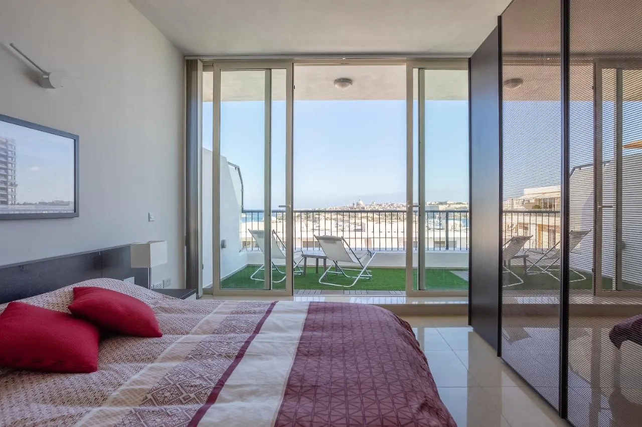 Superb Penthouse - Amazing Views - Large Terraces Apartment Gzira